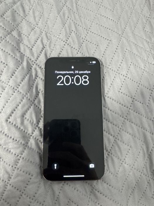 Продам айфон 12 про