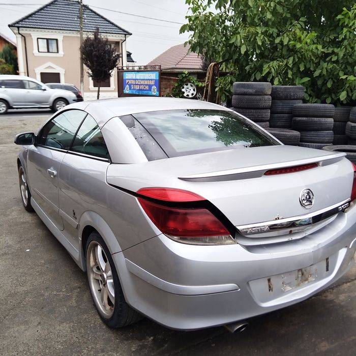 Bara spate Opel Astra H Cabrio/ TwinTop