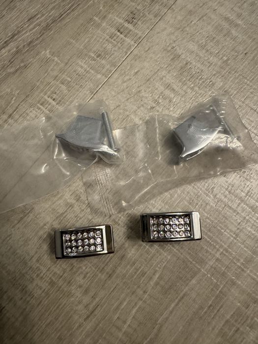 Butoni  chrom inserti sticla si cristal  mobila