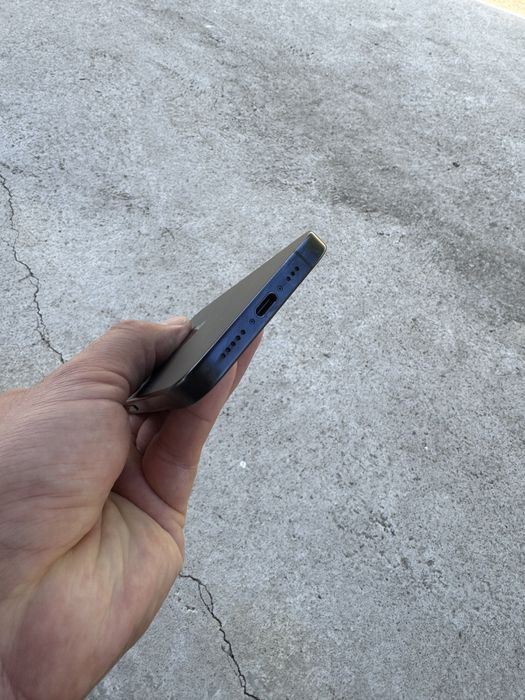 iPhone 15 Pro 128GB  89% батерия