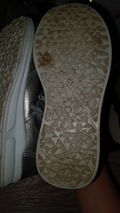 Продам обувь детскую