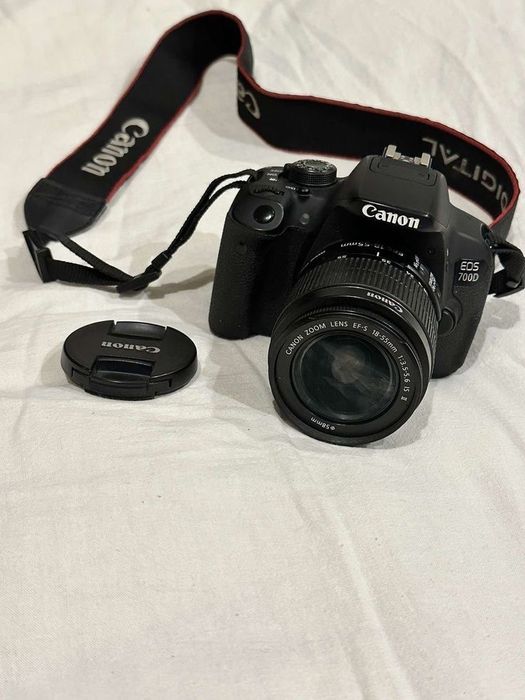 Canon 2000D EOS.