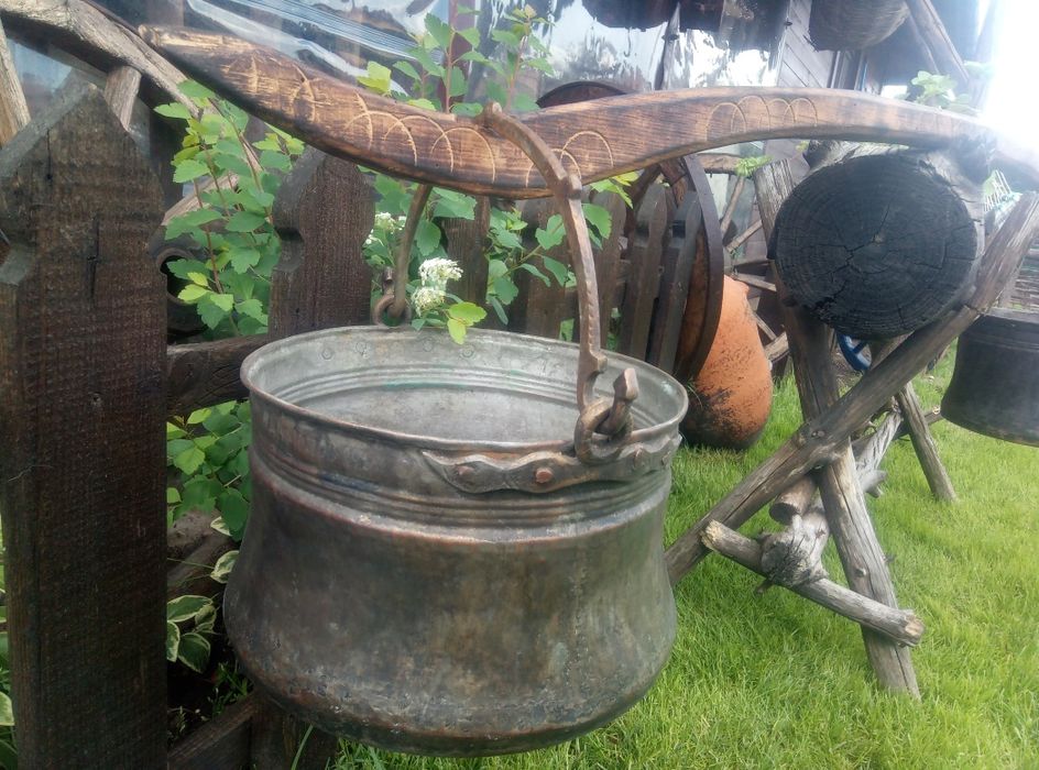 Бакъри, менци, котли с кобилица