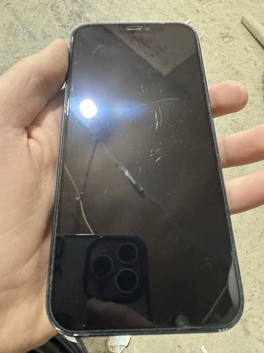 Продам iPhone 12-й