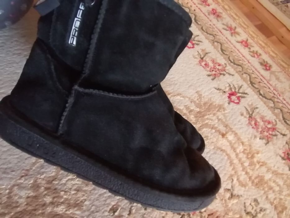 Продам детские угги