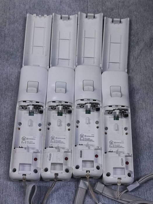 Telecomandă Nintendo Wii Remote originală RVL 003 albă