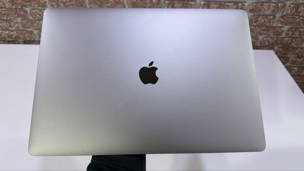 Игровой Macbook pro 15 16/256gb  vga-4 gb sotiladi