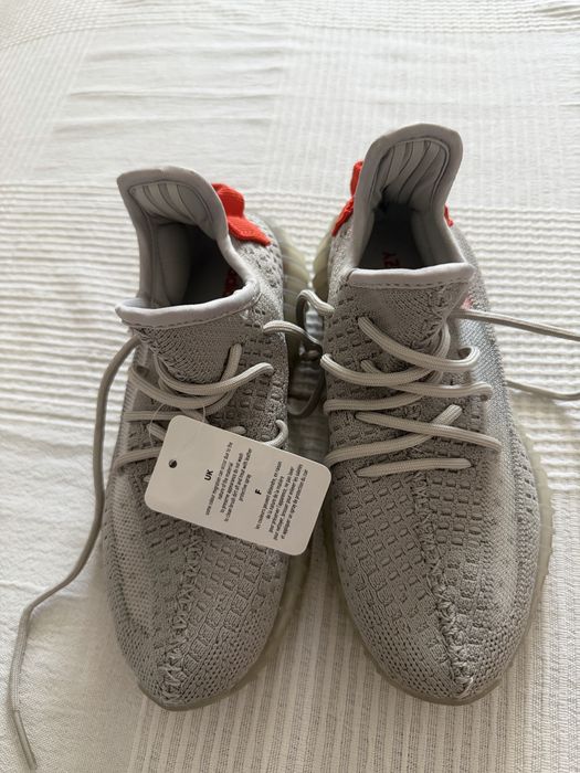 Vand adidasi Yeezy nr 36