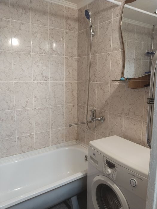 Сдаю 2-х комнатную квартиру по Ауэзова 73