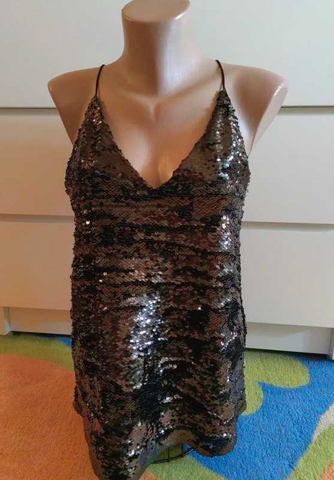 Top negru cu paiete Zara, mărime S, stare excelentă
