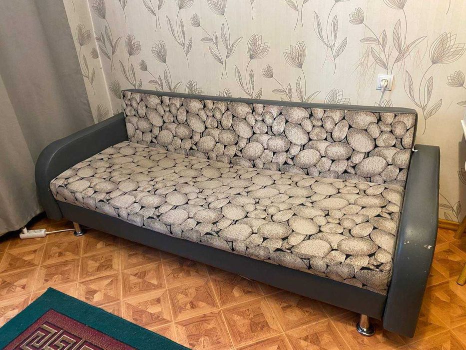 Отдам раскладной диван, самовывоз