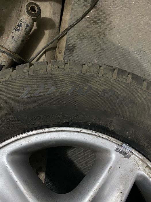 Зимняя резина R 16.