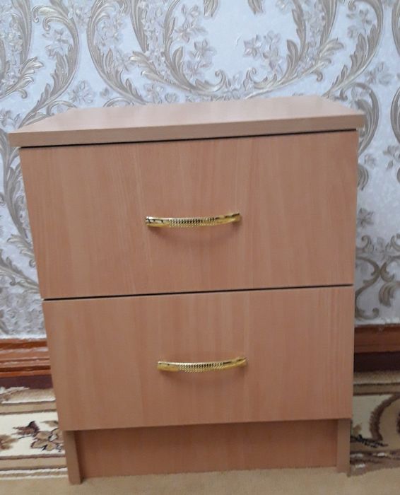 Прикроватные тумбочки