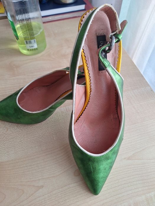 Продам туфли с открытым задником