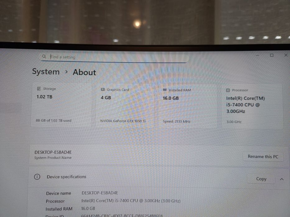 Vând unitate Pc DDR4 7400 ram 16 gb placă video 4 gb