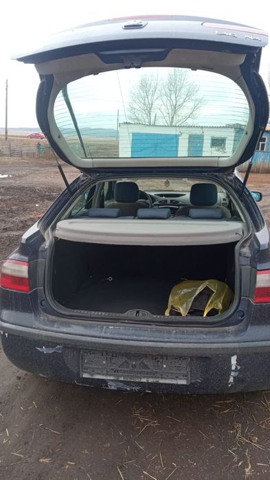 Продам машину Renault