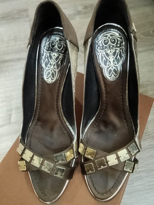 Продам туфли John Richmond