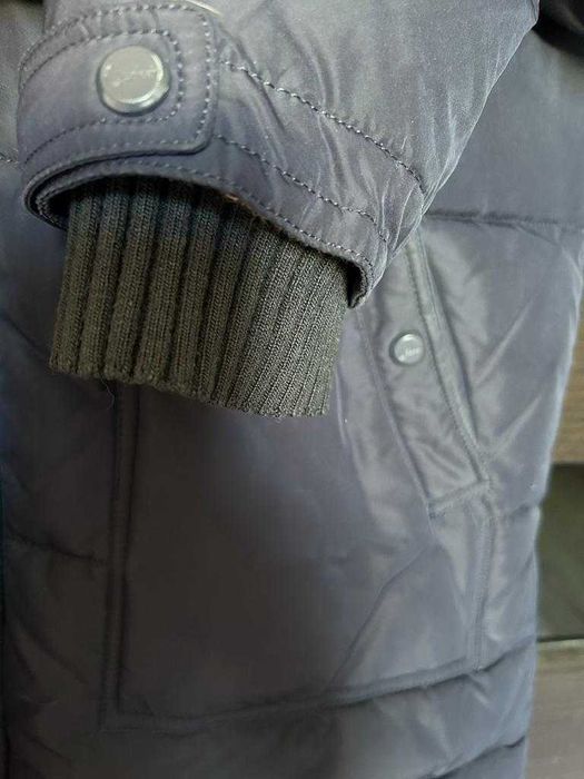 Продам куртку женскую