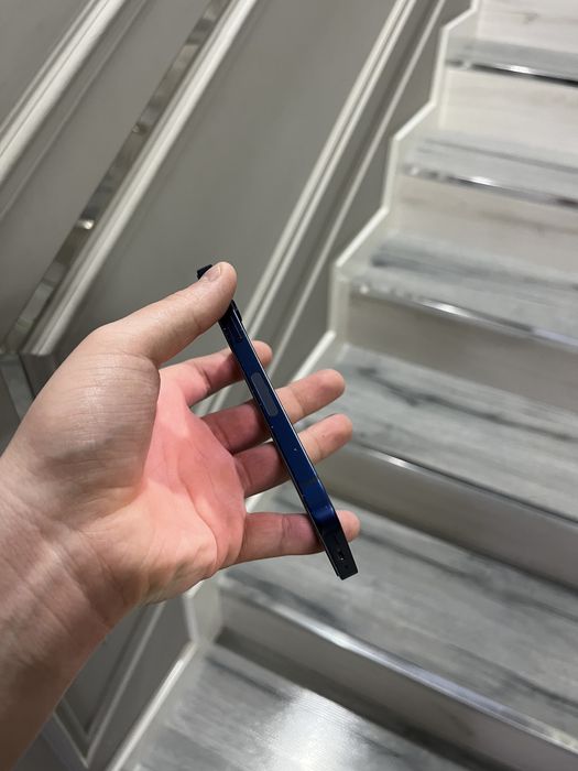 Продам Айфон 12 мини