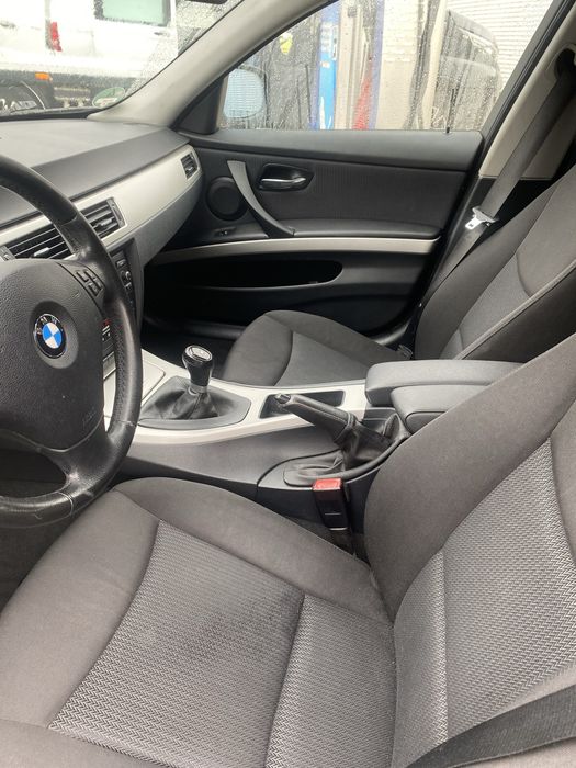 BMW Seria 3 E90 Facelift LCI - 318D 2.0 143CP - Manual