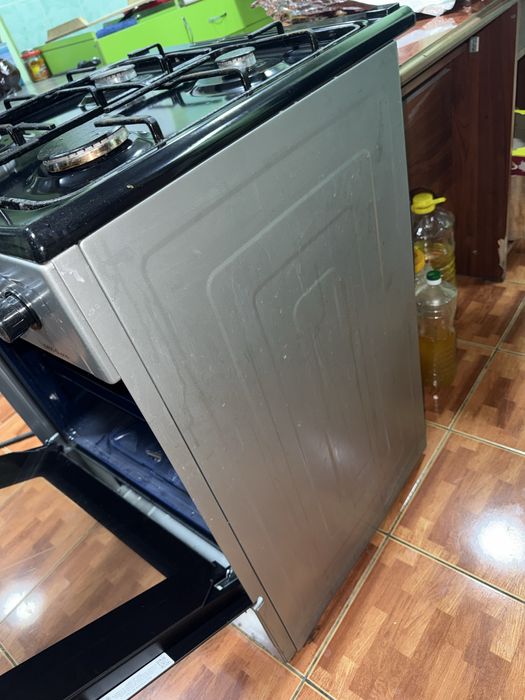 Gaz plita sotiladi yangi