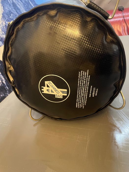 Adidas-Боксова круша 30евро