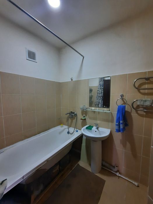 Сергили 7 канечка 3хона 3этаж 57600 минг янги уй