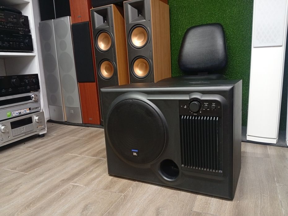 Активен субуфер JBL Control SUB-10