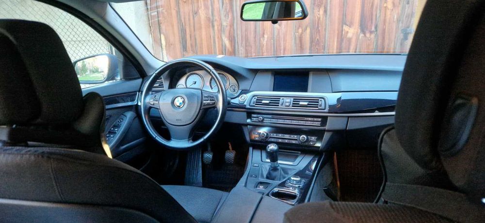 BMW 5 Series 2011 — imagine 4