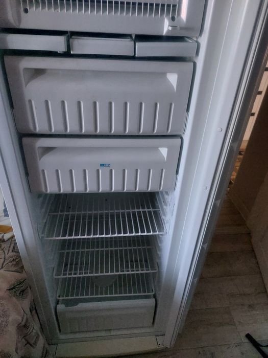 Морозильная камера. Стинол 106Q. Договорная.