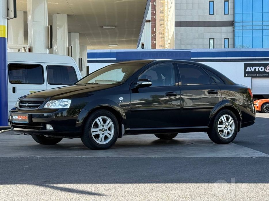 Продаётся Chevrolet Lacetti 1-позиция (MT) Год 2009