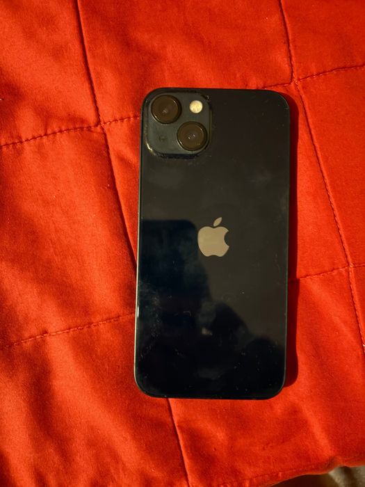 iPhone 13, aproape nou