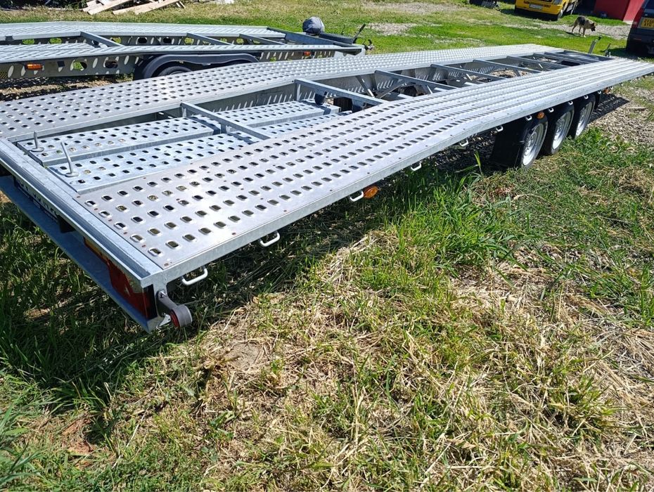 Vand trailer auto ,platforma ca nou 3500 kg ,impecabil