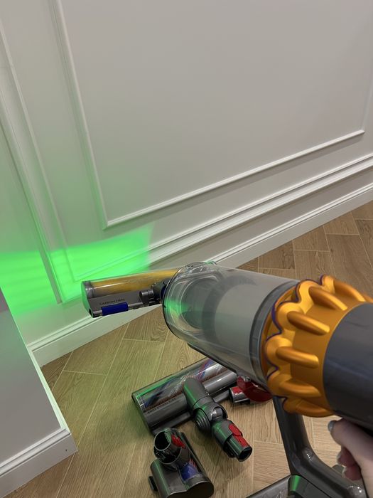 Пылесос Dyson V15 Detect Absolute