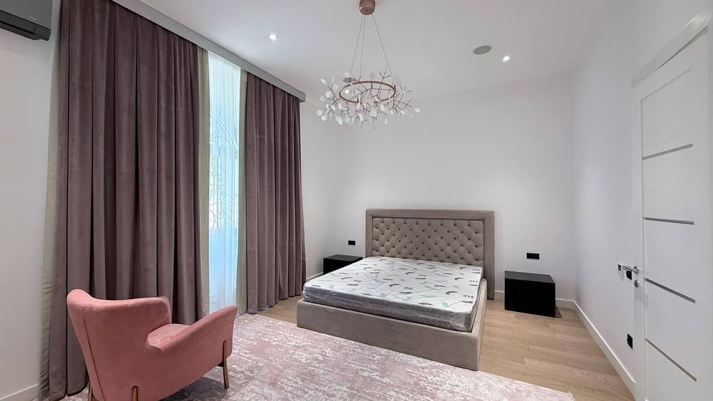 Аренда 5/8-9/9 268м2 в Новостройке, ул. Новомосковская