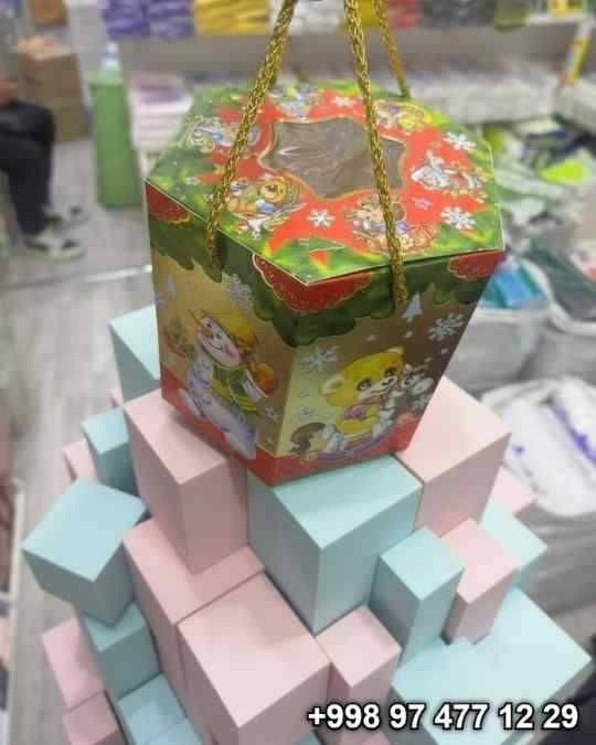 Qor odamcha va ayiqcha tasvirlarili yangi yil sovg‘a qutisi