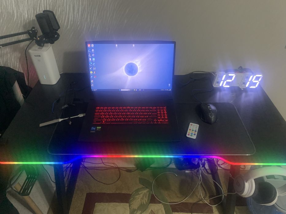 Компьютерный стол, игровой