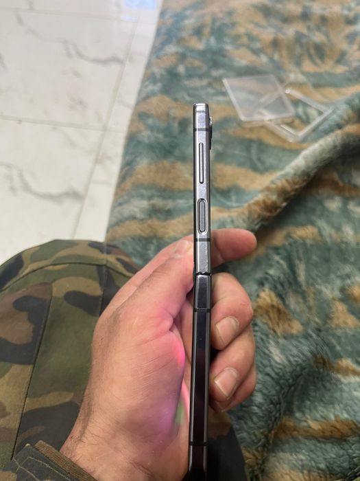 Продам samsung z flip5