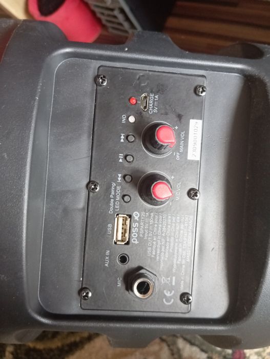 Voi vinde o boxa portabila 200w