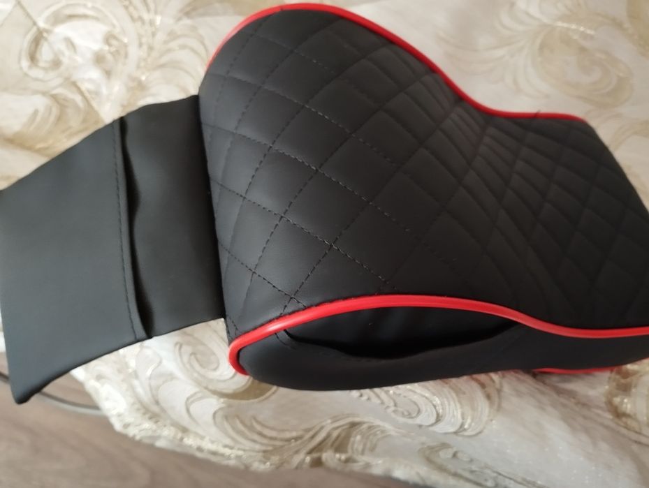 Подлокотник на авто