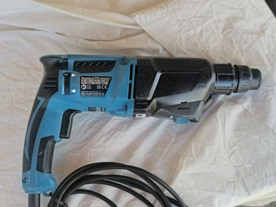 перфоратор Makita HR2630 /800 W