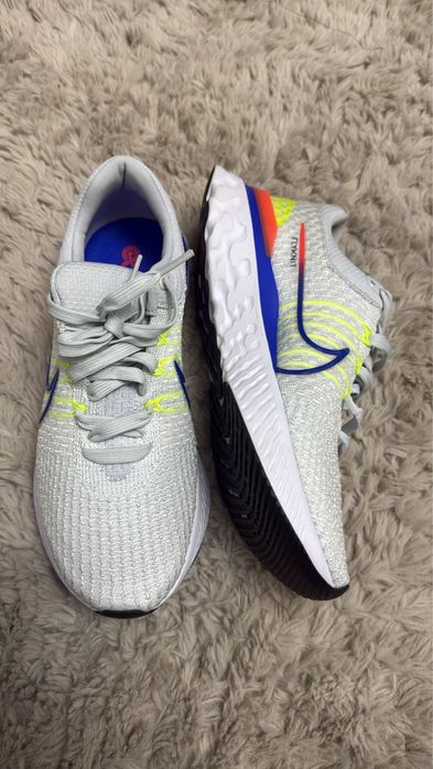 Adidasi nike nr 42.5