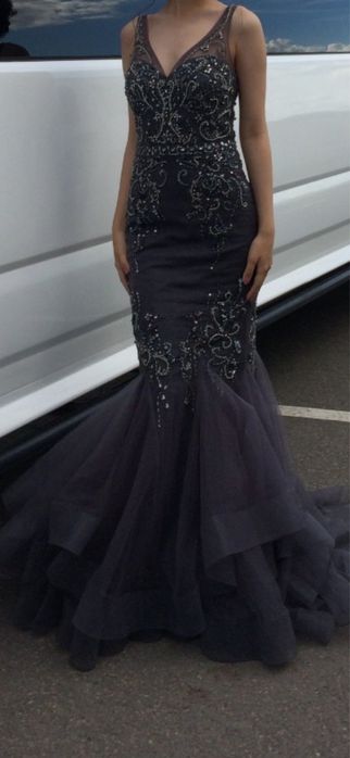 Вечернее платье со шлейфом