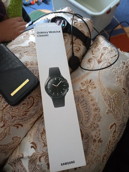Продам Самсунг Галакси 4 классик часы