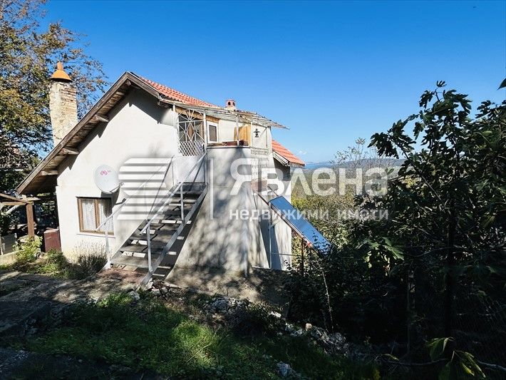 Малка спретната къщичка с чудесна морска панорама!