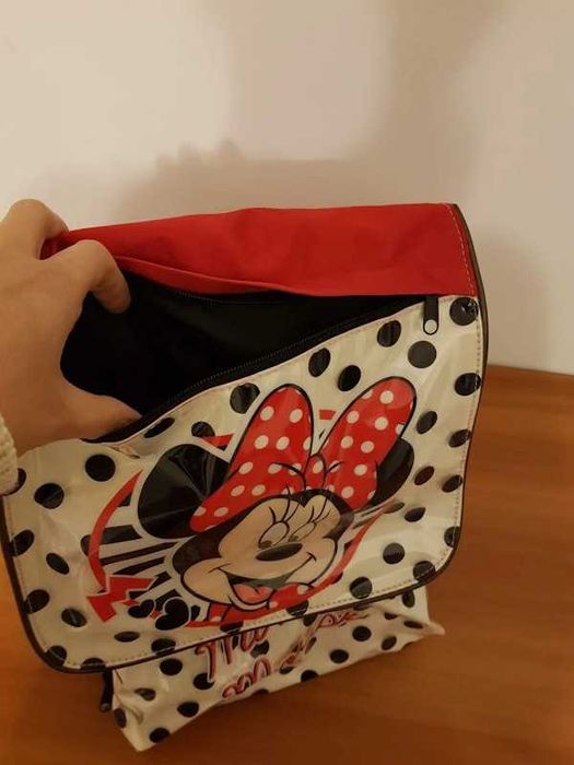 Ghiozdan Minnie Mouse,stare buna