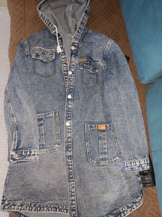 Ветровка, куртка.