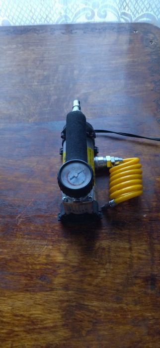 Насос для автомобиля