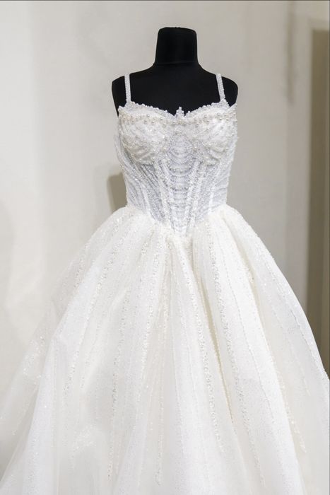 Vand rochie de mireasa