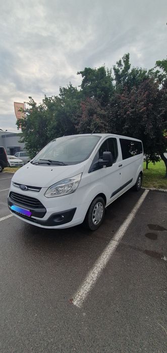 Închiriez microbuz Ford Transit Custom 8+1 locuri